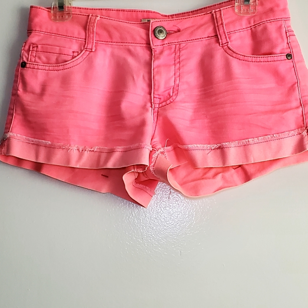 l.e.i. Low-rise Shorts Juniors Size 5 Hot Pink